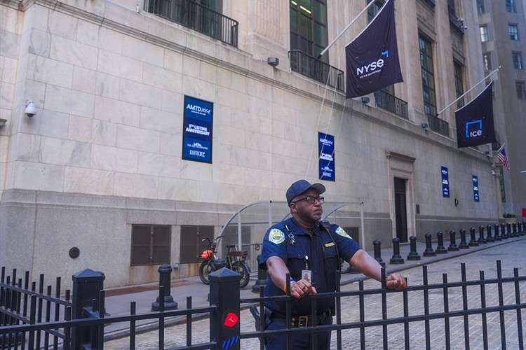 New York borsası Fed kararı sonrasında yükselişle kapandı