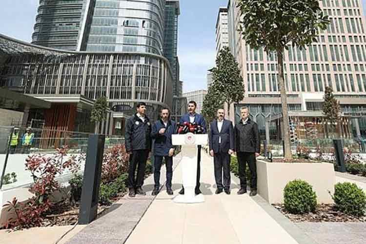 Bakan Kurum, İstanbul Finans Merkezi'nde incelemelerde bulundu