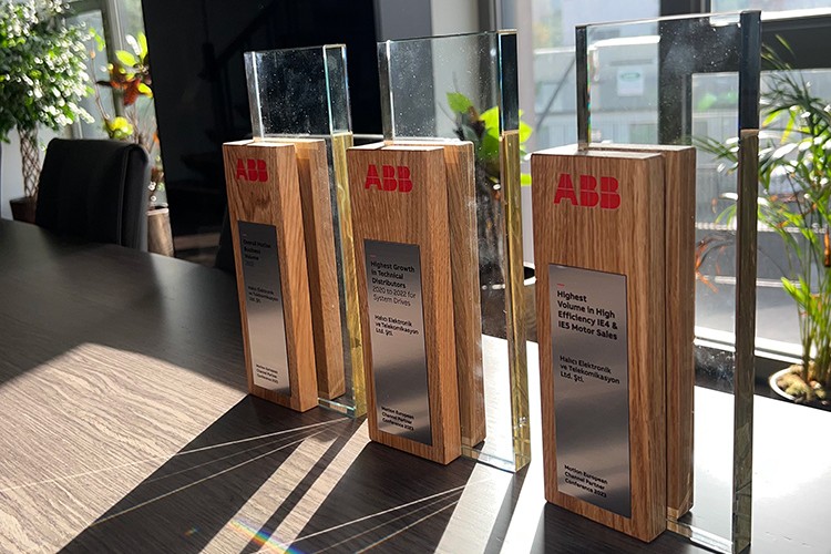 H alıcı Estonya'da 3 önemli ödül aldı