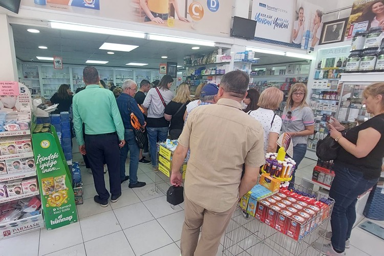 Bulgarlar ucuz ilaç için Tekirdağ'a akın etti