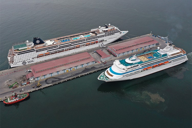 "Yüzen oteller" rotayı "güvenli liman" Türkiye'ye çevirdi