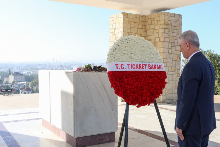 Ticaret Bakanı Bolat: "KKTC'ye yatırımlarımızı genişletmek için çalışmalarımızı sürdürüyoruz"