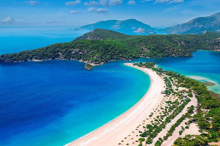 Turizmde Orta Vadeli Program hedefinin üzerine çıkıldı