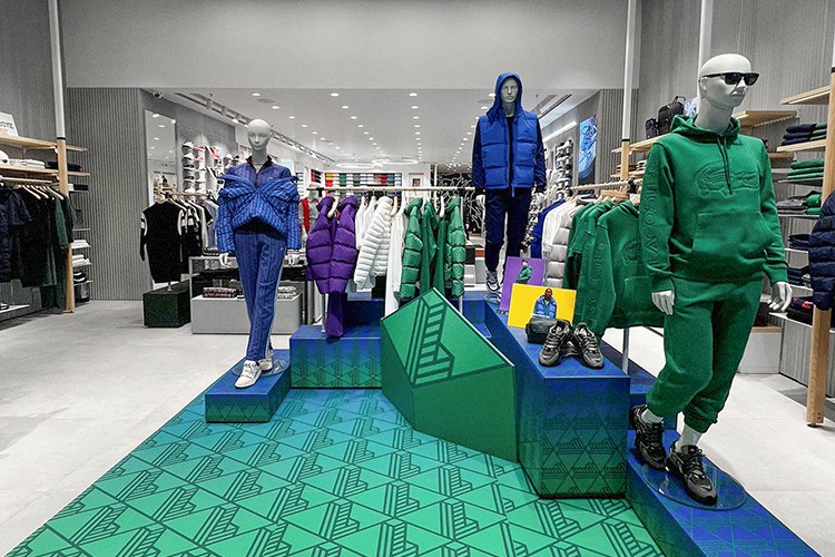 Lacoste zarafeti ve stili buluşturuyor
