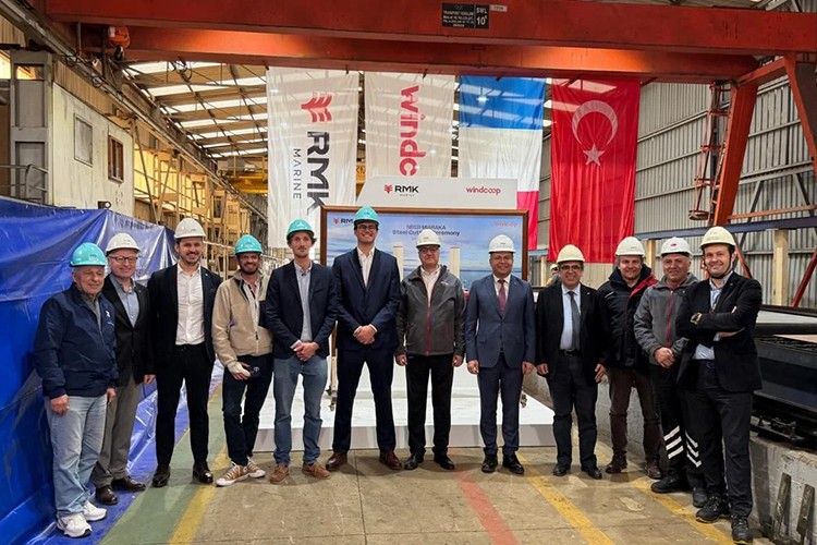 Dünyanın ilk yelkenli konteyner gemisi RMK'da