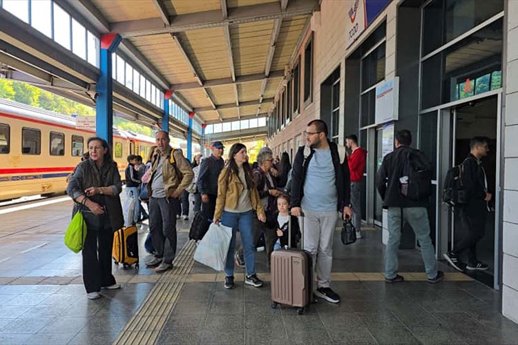 Turistik Karaelmas Ekspresi, Zonguldak'a geldi