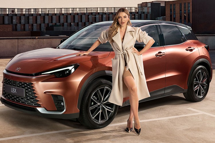Lexus'un Sıra Dışı SUV'u Yeni LBX Şehre Adımını Attı