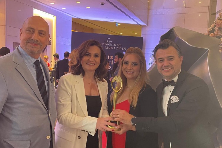 TRPHARM'ın Yapay Zeka Destekli Sağlık Bilinçlendirme Simülasyon Projesi'ne Büyük Ödül