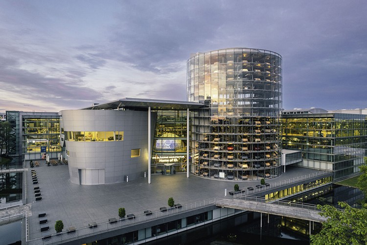 Volkswagen, 88 yıllık tarihinde ilk kez Almanya'daki bir fabrikasını kapatıyor