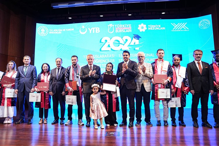 YTB, İstanbul'da mezuniyet töreni düzenledi