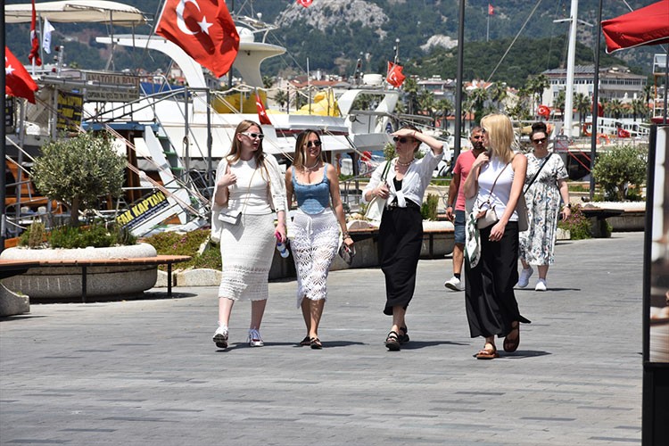 "Explora I" kruvaziyeri Marmaris'e 639 yolcu getirdi