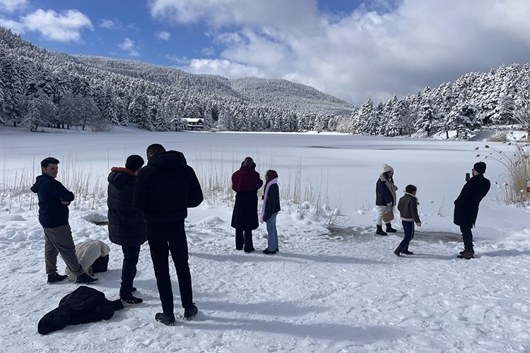 Gölcük Tabiat Parkı'nda hafta sonu yoğunluğu