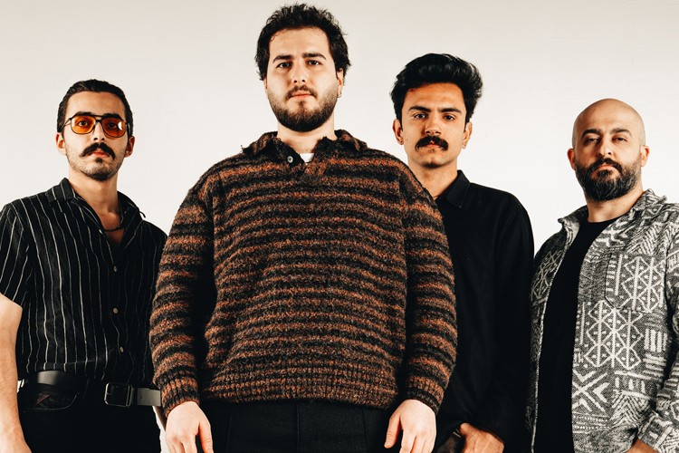 Bostancı Dayı'nın en yenisi: Ne olur dön yanımda