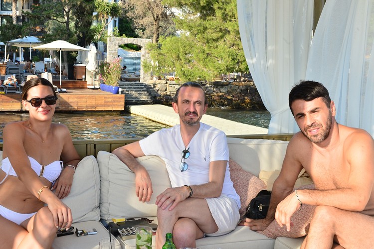 Serafina Mare, ünlü isimleri ağırlamaya devam ediyor