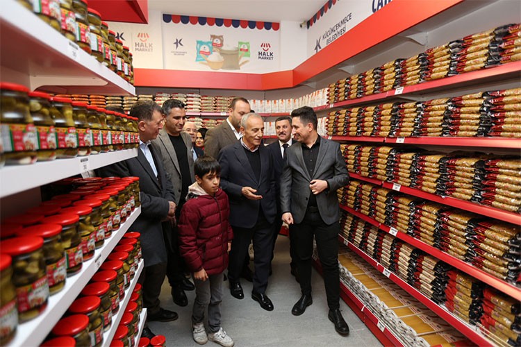 Küçükçekmecede sosyal dayanışma 2 merkezle güçleniyor