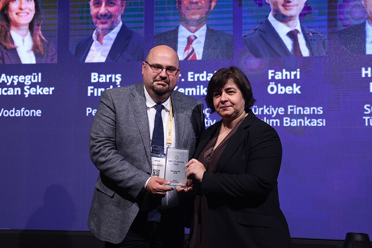 İlk 10 bilişim lideri arasında