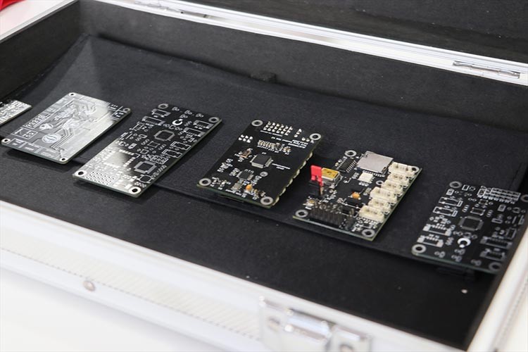 Üniversite öğrencileri dron anakartı üretti