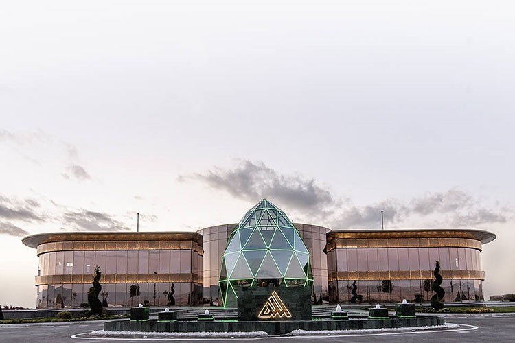 Ahlatcı Holding madencilikte büyüyor