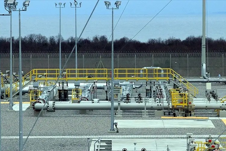 Ukrayna'nın arkasında kim var?