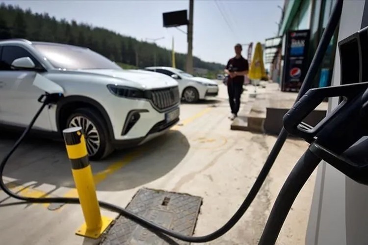 AB'de elektrikli otomobil satışları %40'tan fazla arttı
