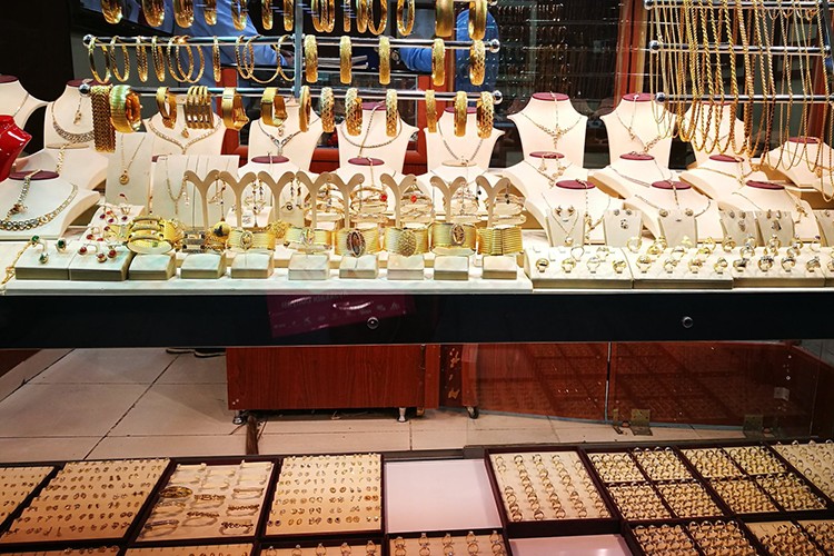 Kapalıçarşı'da altın