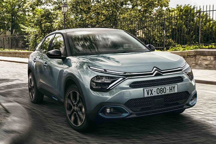 Citroen e-C4 ve e-C4 X'te ikinci döneme geçiliyor
