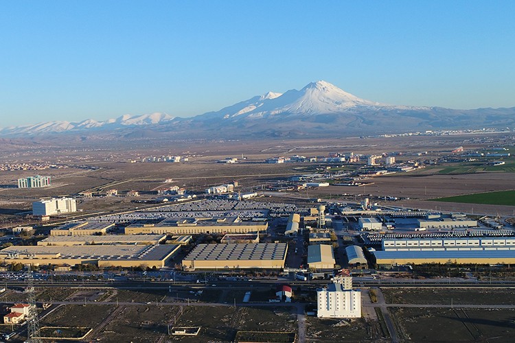 Mercedes-Benz Türk, İhracatta Türkiye'nin Yıldızı Olmaya Devam Ediyor!