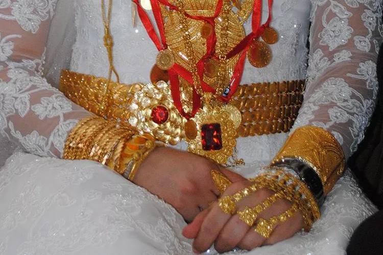 'Düğünde takılar kime takılırsa onda kalacak'