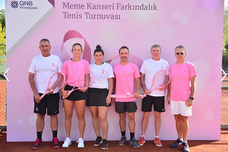 "Pembe Top Tenis Turnası" düzenledi