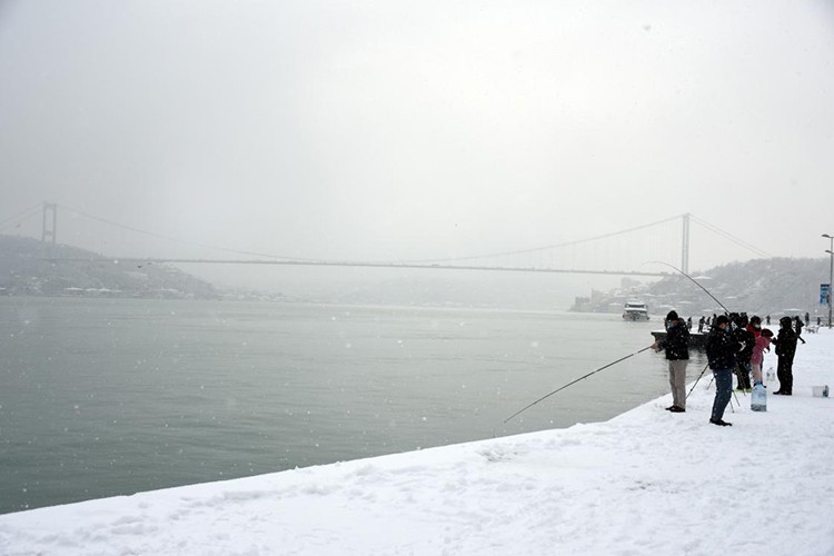 İstanbul Boğazı trafiğe kapatıldı
