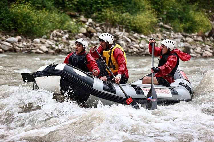 Türkiye Rafting Şampiyonası 1. ayak yarışları sona erdi