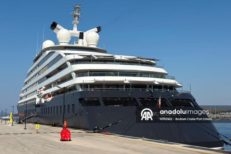 Bodrum'a "Scenic Eclipse 2" kruvaziyeriyle 218 turist geldi