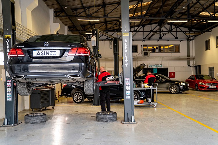 Yaz Aylarında Araç İçerisinde Bırakılanlara Dikkat