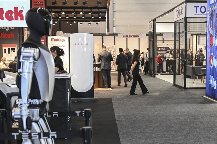 ELF 10 bini aşkın katılımcı ağırlıyor