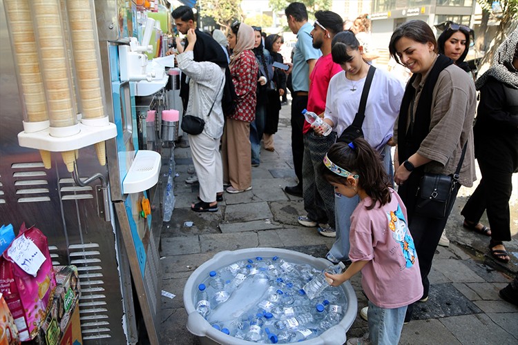 İran'da enerji tüketimini azaltmak için "sıcak hava tatili"