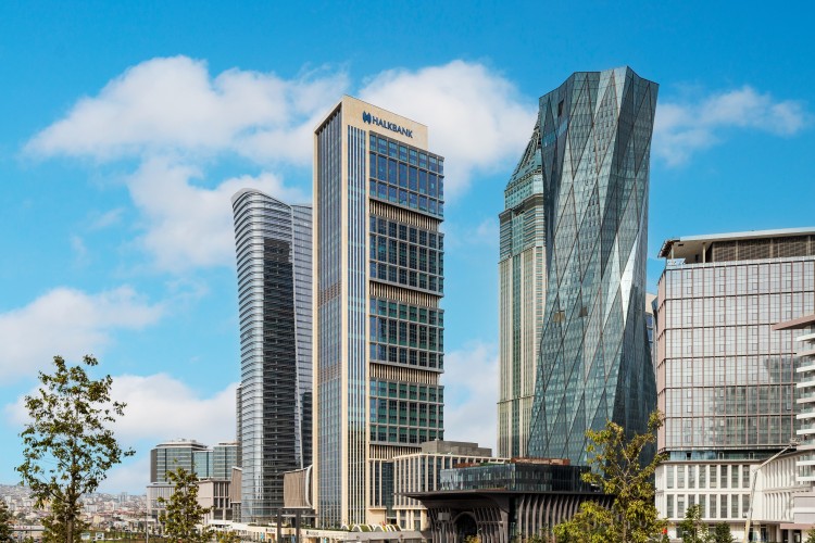 Halkbank'tan Esnafa ve Akaryakıt İstasyonlarına Özel Kampanya