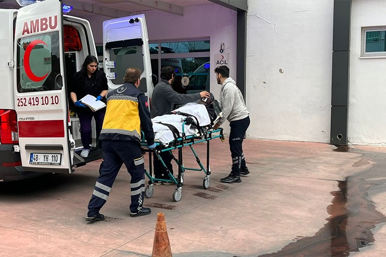 Sanatçı Ferdi Tayfur, hastaneye kaldırıldı