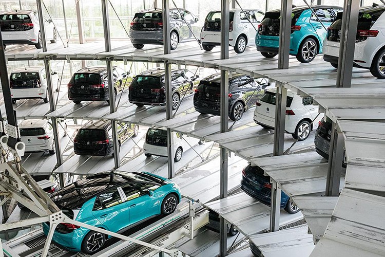 AB'de yeni otomobil satışları yüzde 1,6 yükseldi