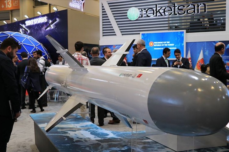 Atmaca füzesi karadan test edildi