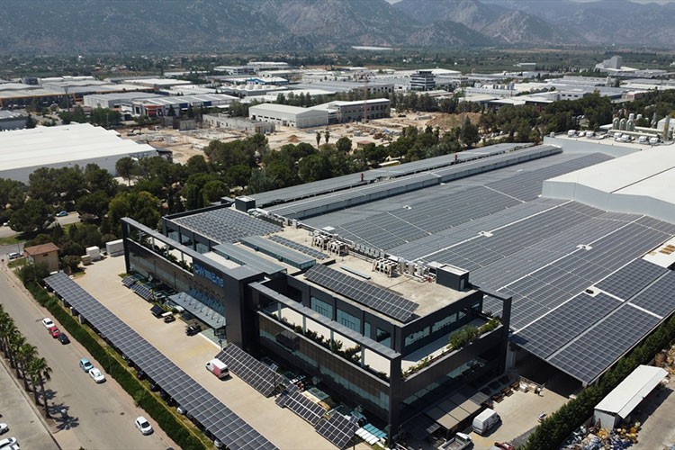 Güneş ekipmanı üretimi için 520 milyon dolar yatırım