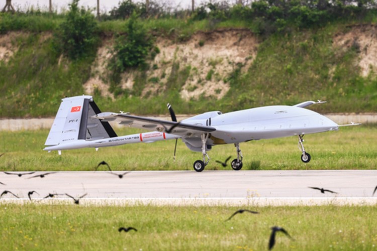 Bayraktar TB3 SİHA yerli motorla irtifa rekoru kırdı