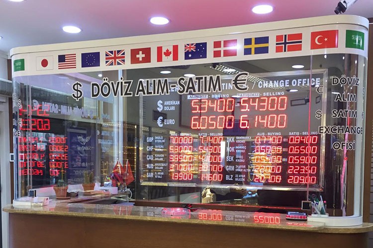 Dolar 13.47'den açıldı