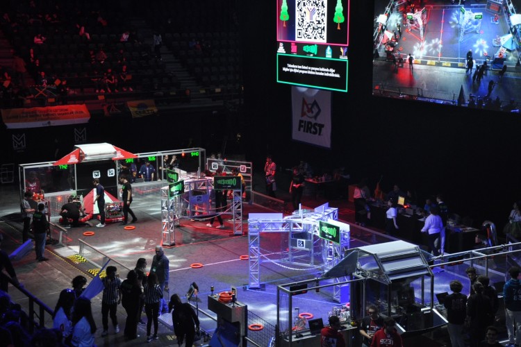 Dassault Systèmes FIRST® Robotics Competition'ı destekleyerek Türkiye'de STEM eğitimini teşvik ediyor