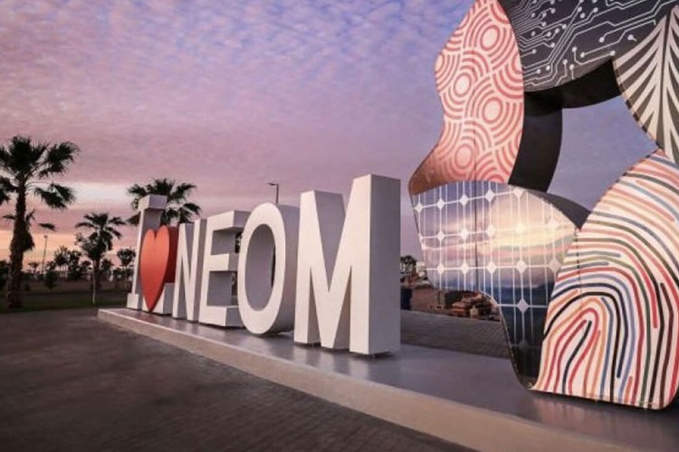 Suudi Arabistan, yeşil hidrojen üretim tesisi projesi için anlaşmalar imzaladı