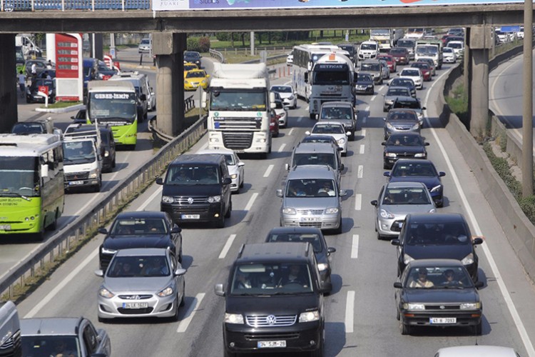 Trafiğe 381 bin yeni araç...