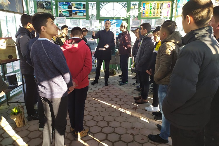 Sincanlı öğrencilerden anlamlı hediye