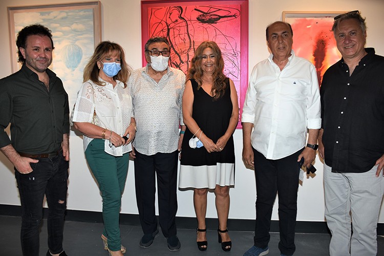 Kapılarını açtı