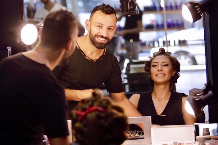 Ünlüler sihirli ellere emanet