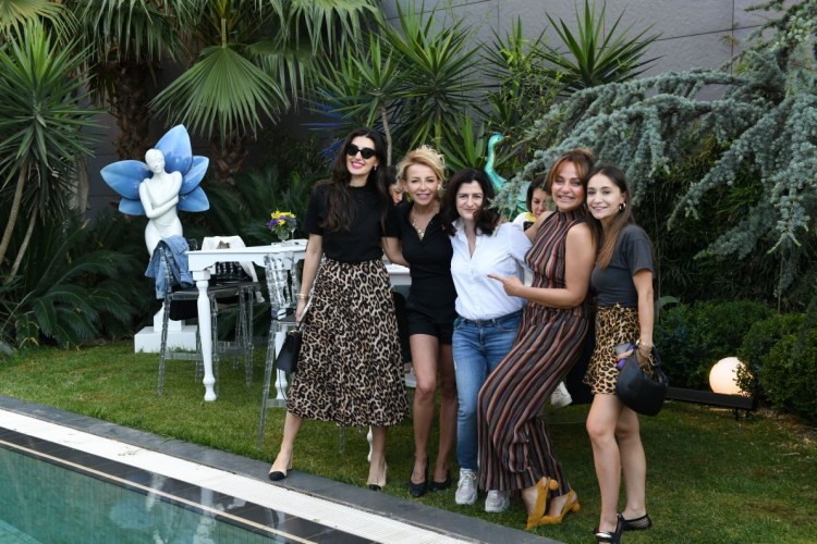 Oyuncu Didem Balçın ev sahipliğinde yaza merhaba