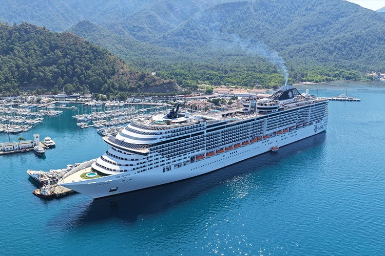 Marmaris'e "MSC Divina" kruvaziyeriyle 4 bin 137 turist geldi